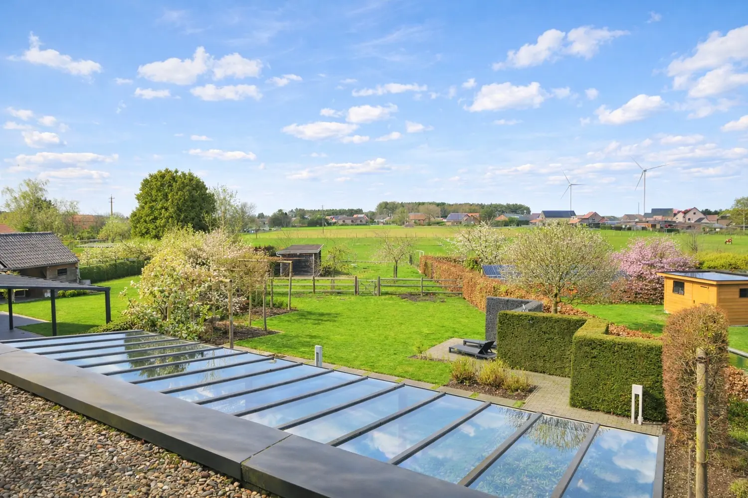 3746003319000047110_zonnige lentedag.png