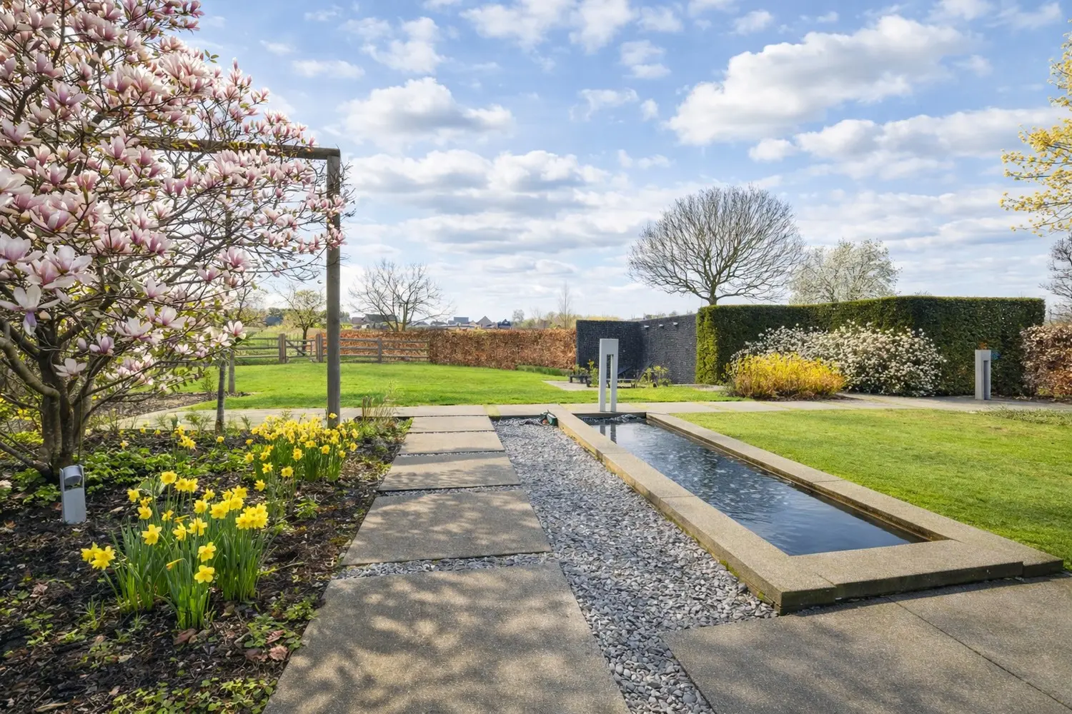 3746003319000048733_tuin zonninge dag.png